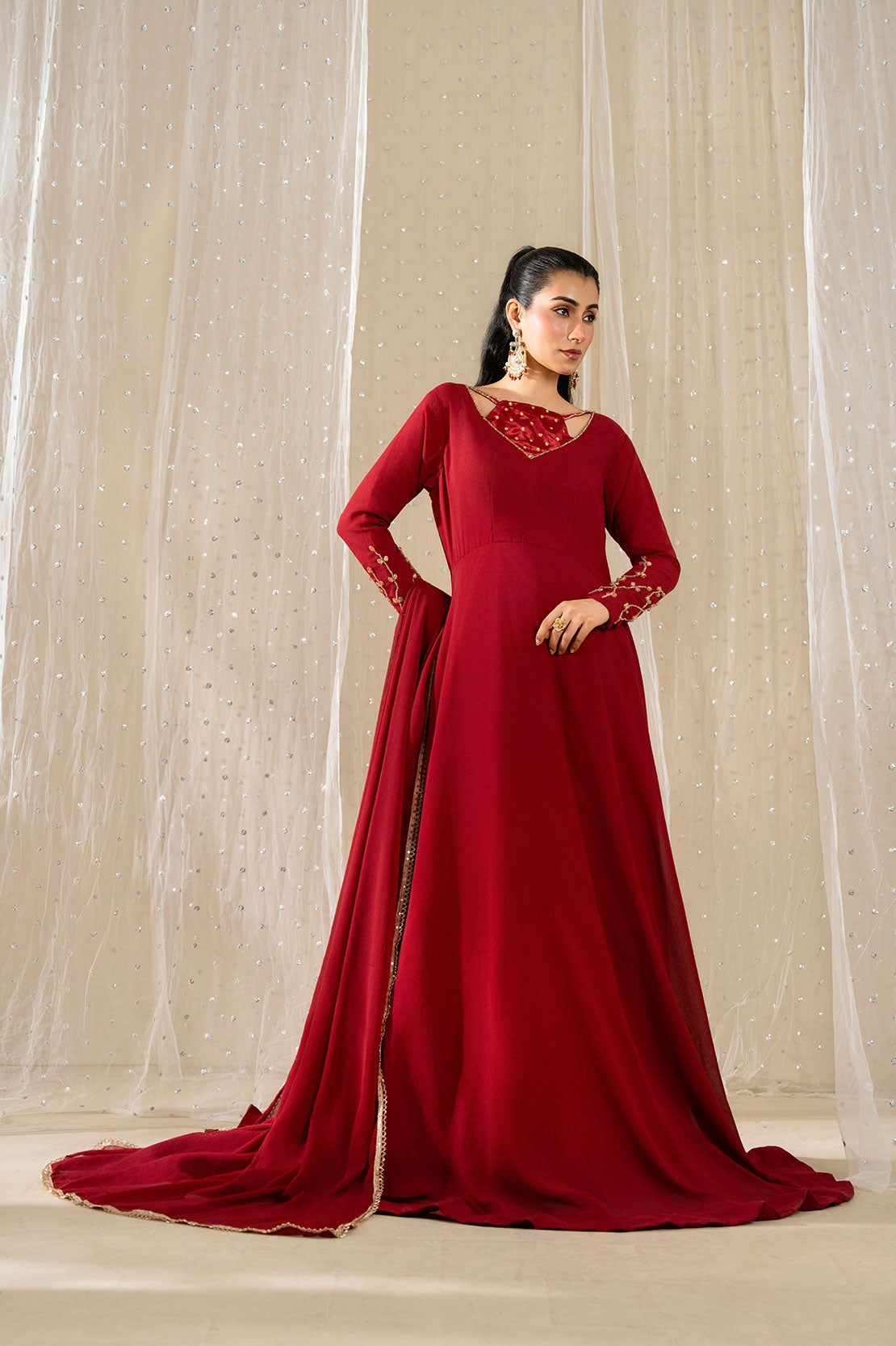 Minhaa – Elegant Mehron Embroidered Maxi Dress