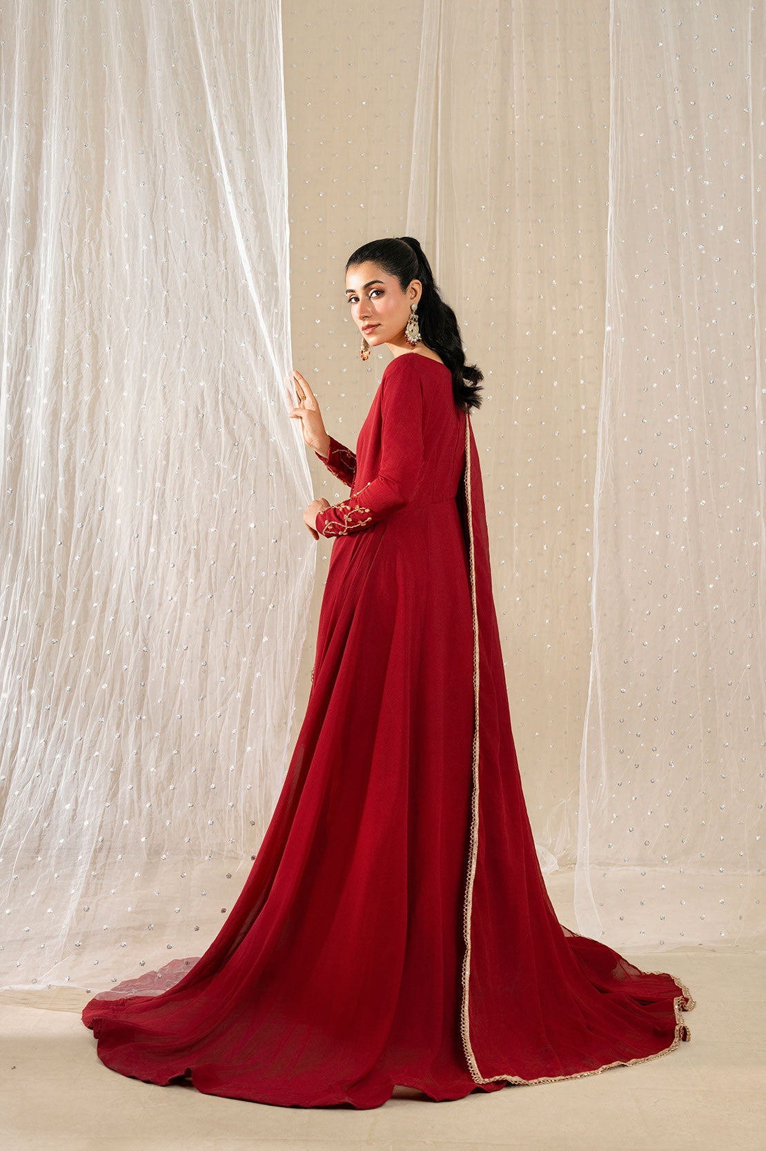 Minhaa – Elegant Mehron Embroidered Maxi Dress