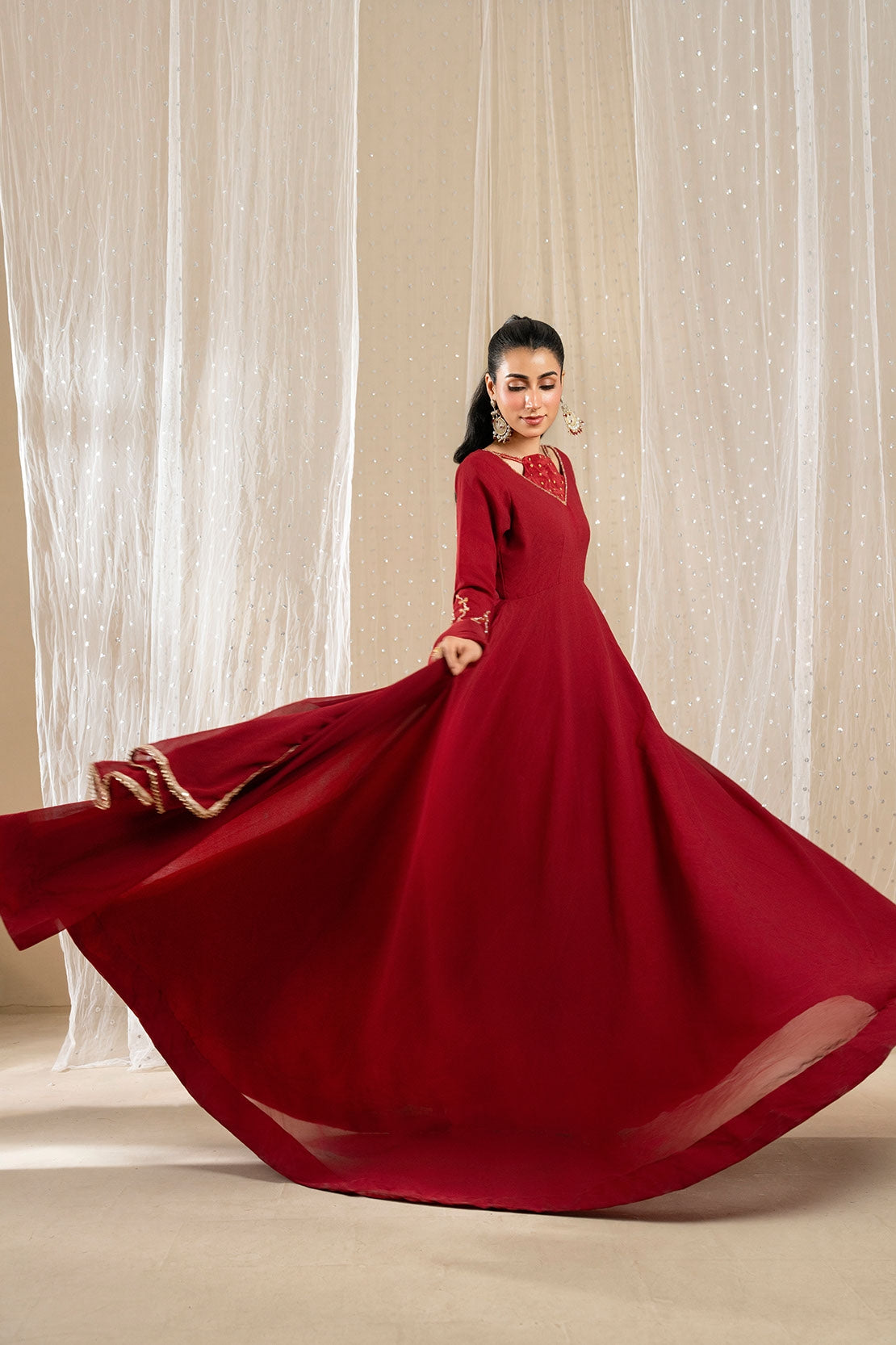 Minhaa – Elegant Mehron Embroidered Maxi Dress