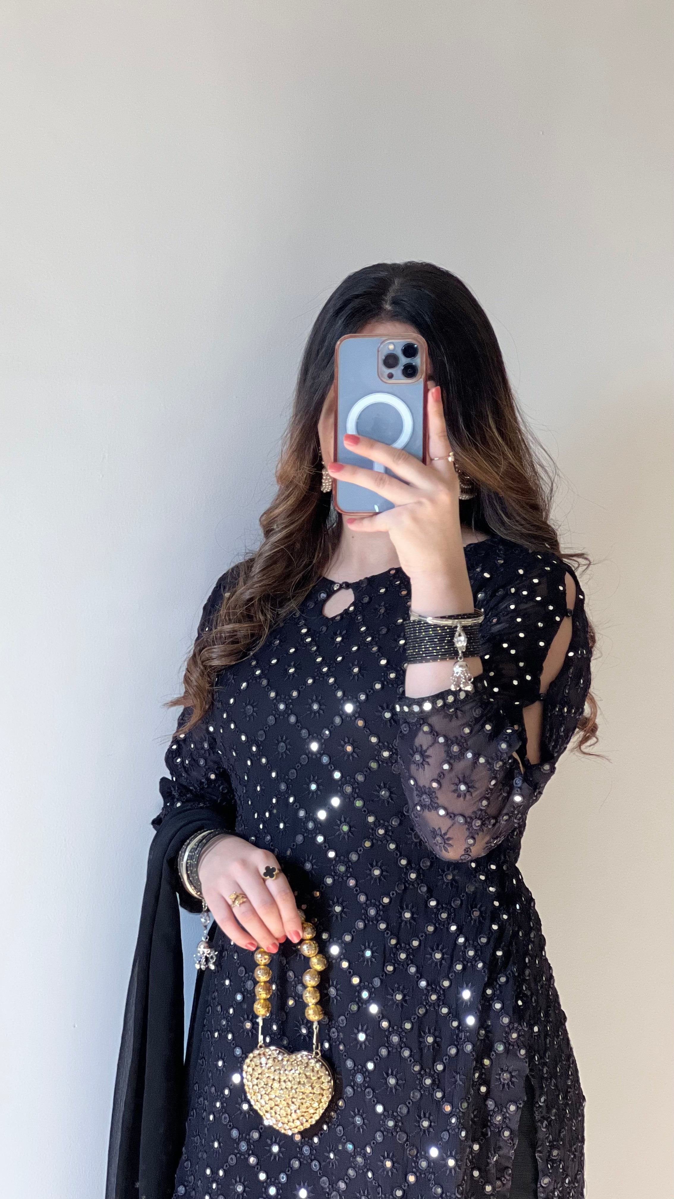 Black Ada – The Charm of Timeless Elegance