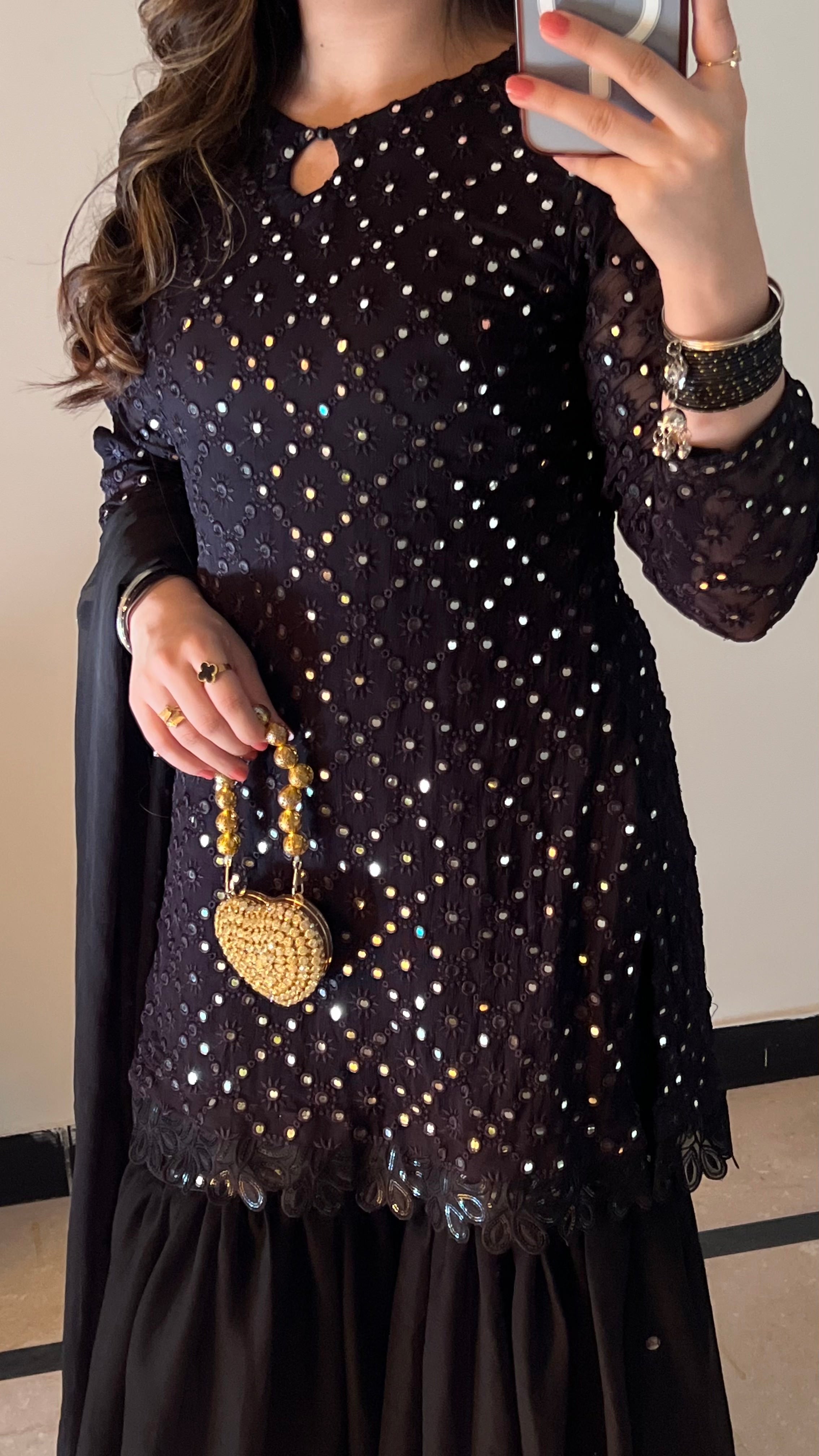 Black Ada – The Charm of Timeless Elegance