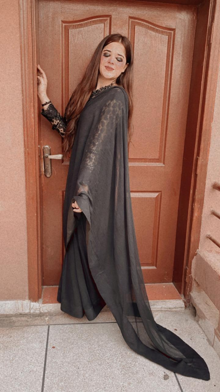 Chandani-Lobelia-black
