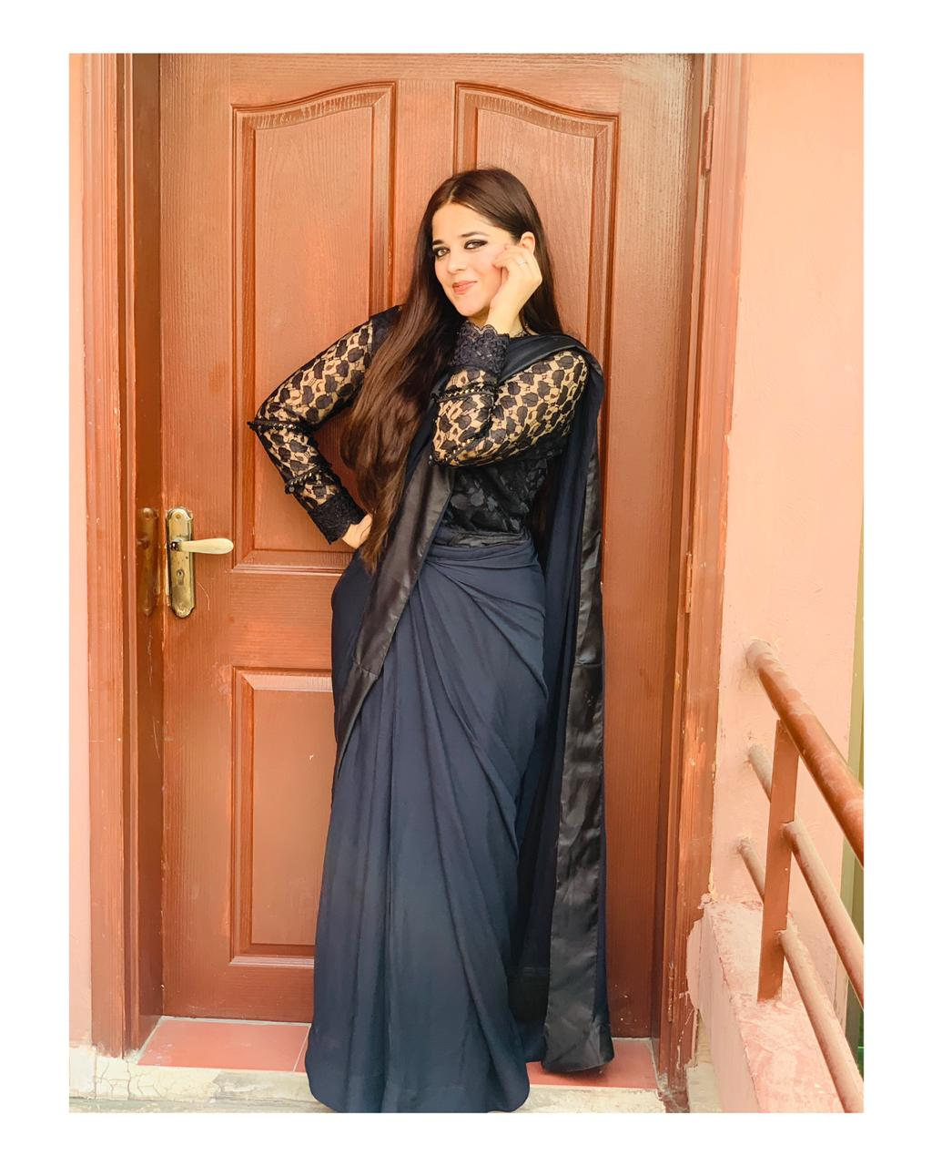 Chandani-Lobelia-black