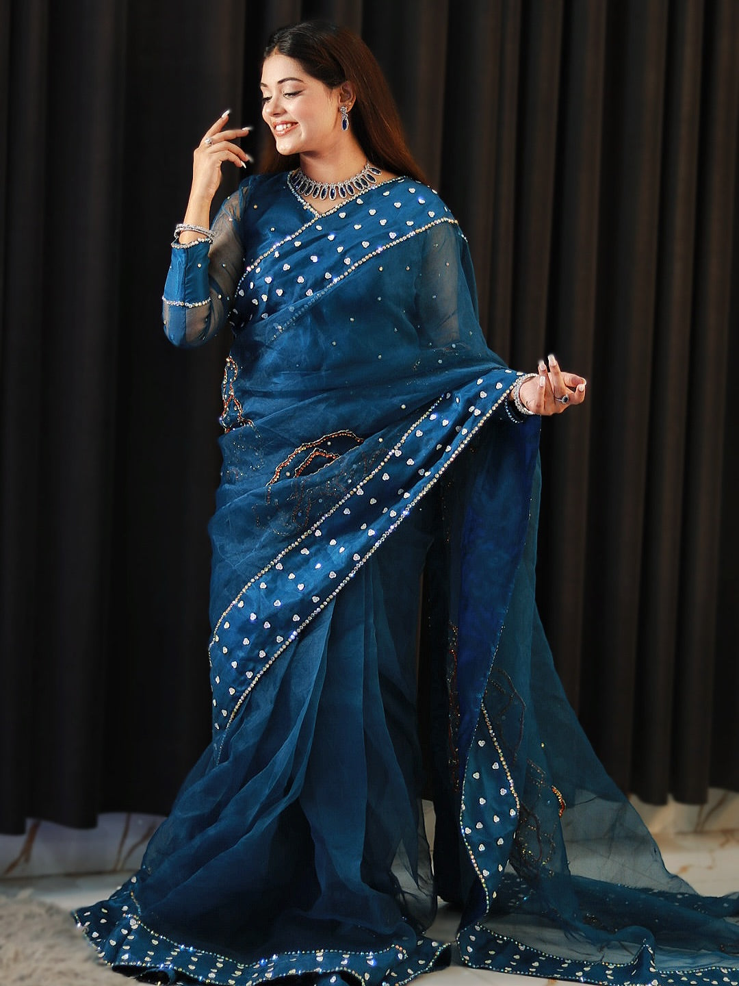 Hussan-e-Jahan – Timeless Saree Elegance