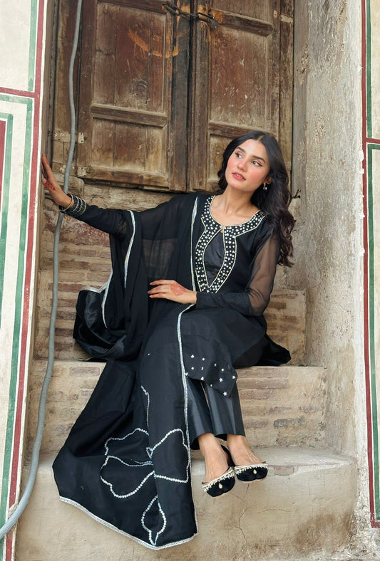 Riwaaj-Laal Ishq-Black