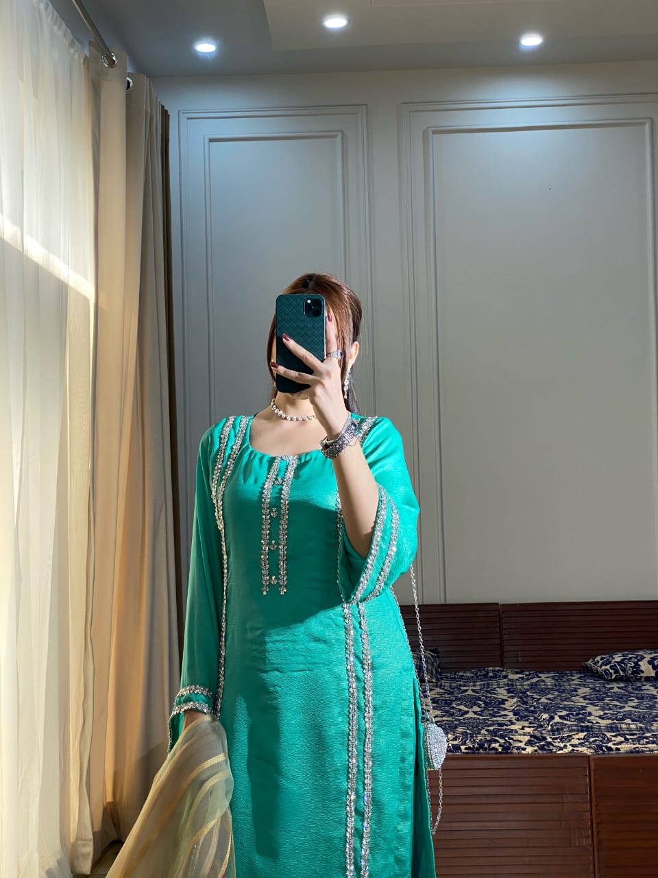 RANG-E-NAZ