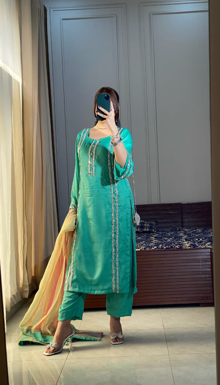 RANG-E-NAZ